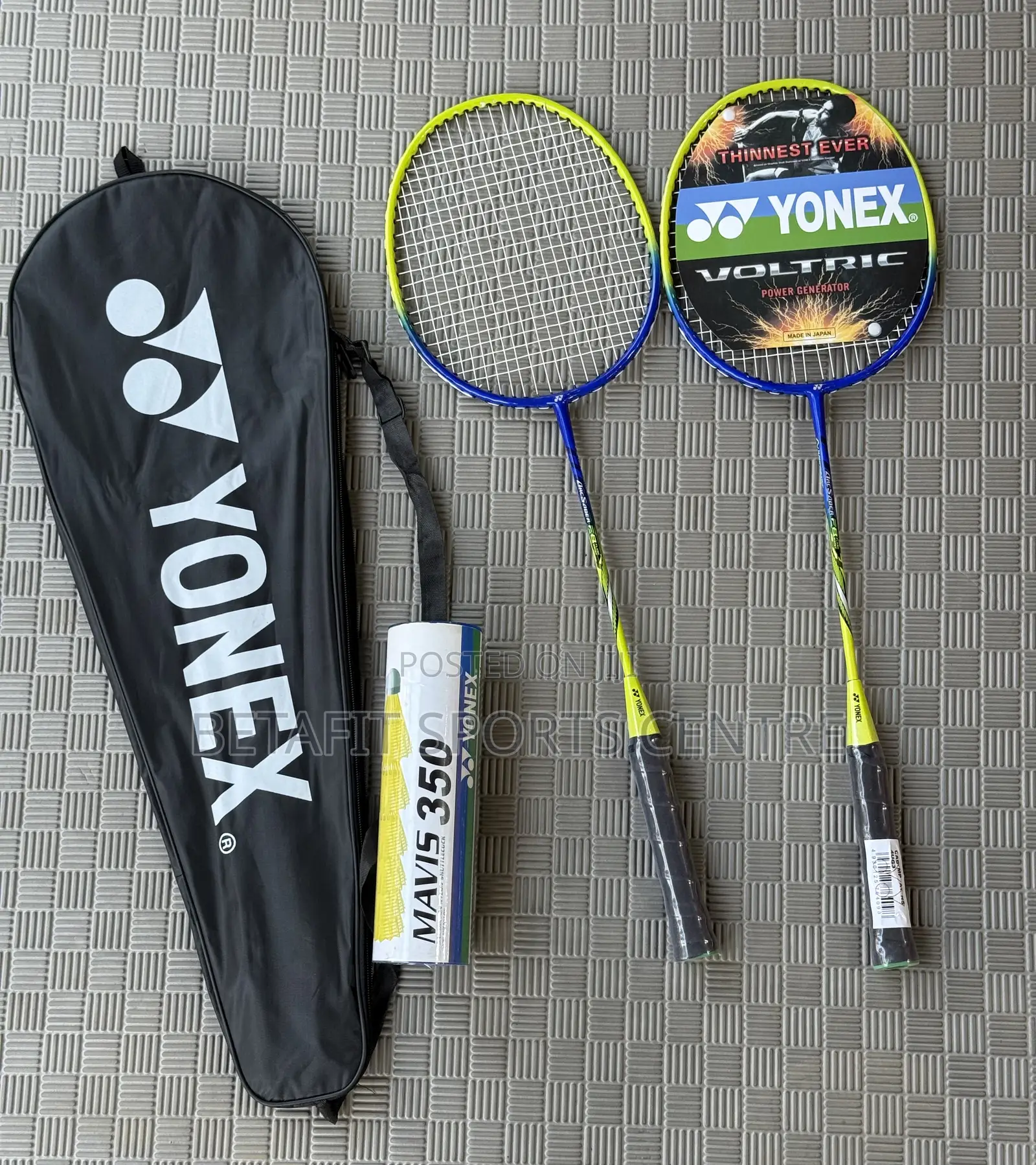 Badminton Racket Yonex With Shuttle Cork