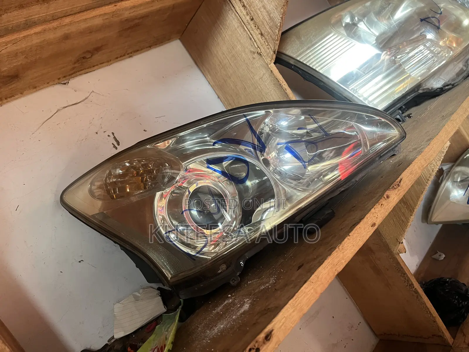 Harrier Kawundo 2008 Headlight