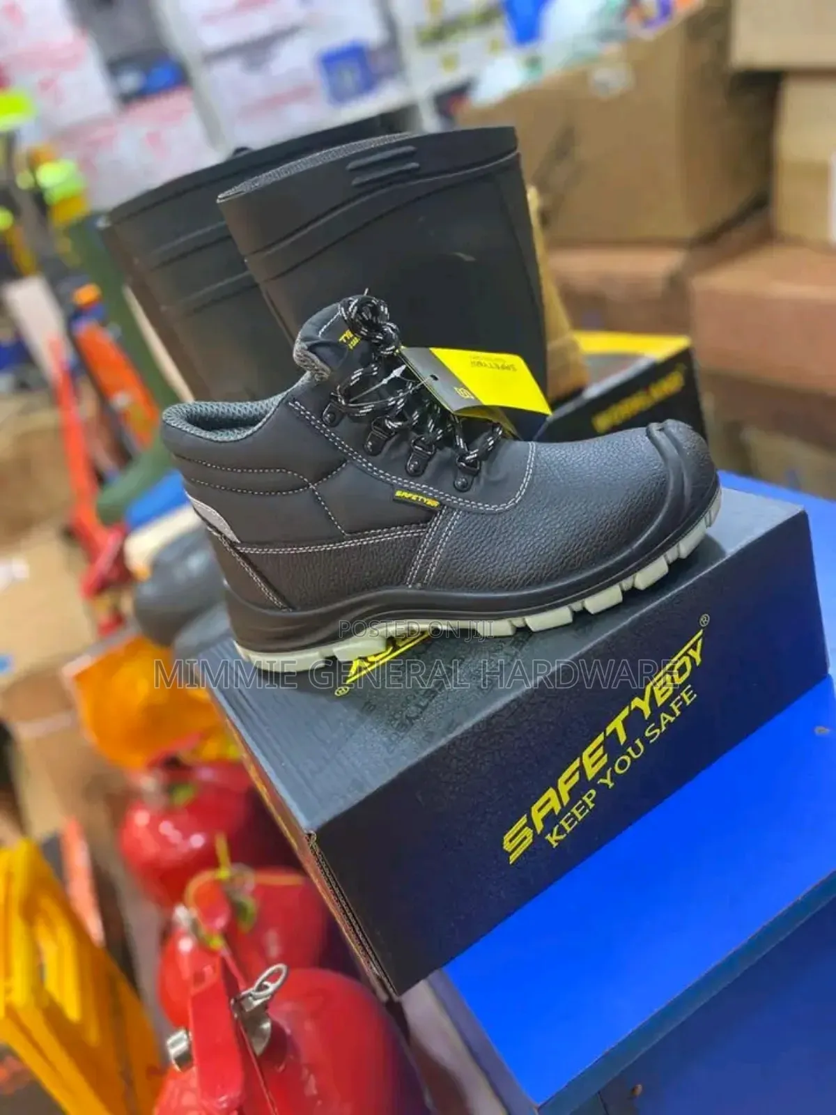 Oil And Fuel Resistant Safety Shoe