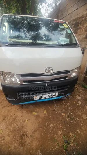 Toyota HiAce 2012 White