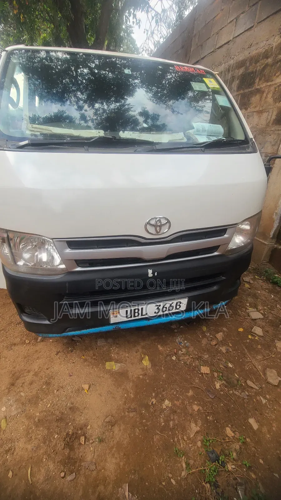 Toyota HiAce 2012 White