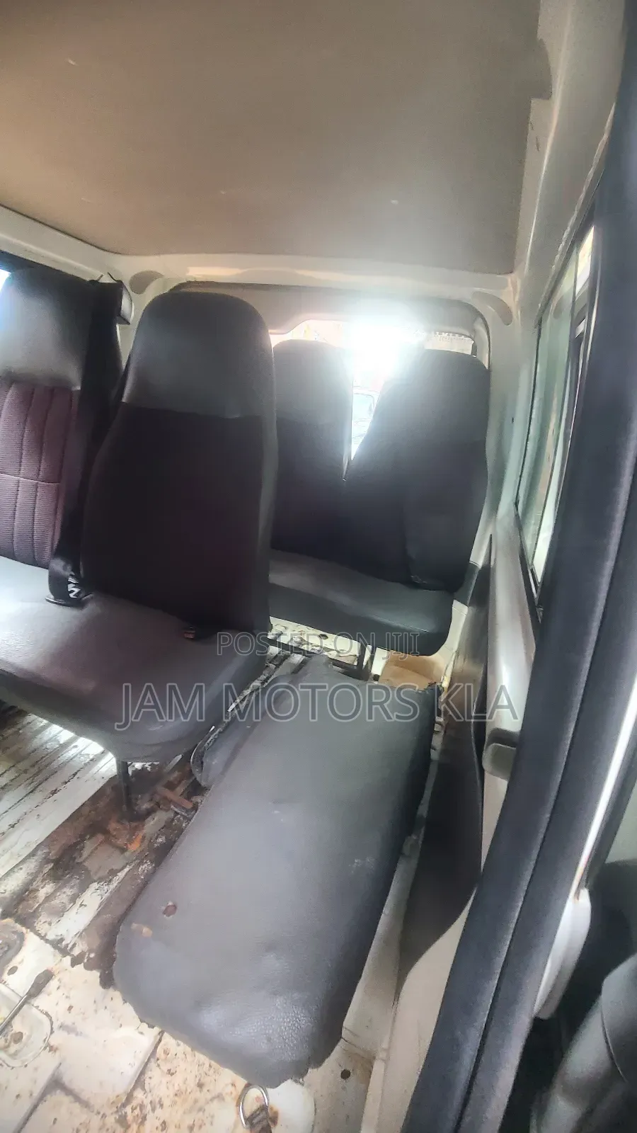 Toyota HiAce 2012 White