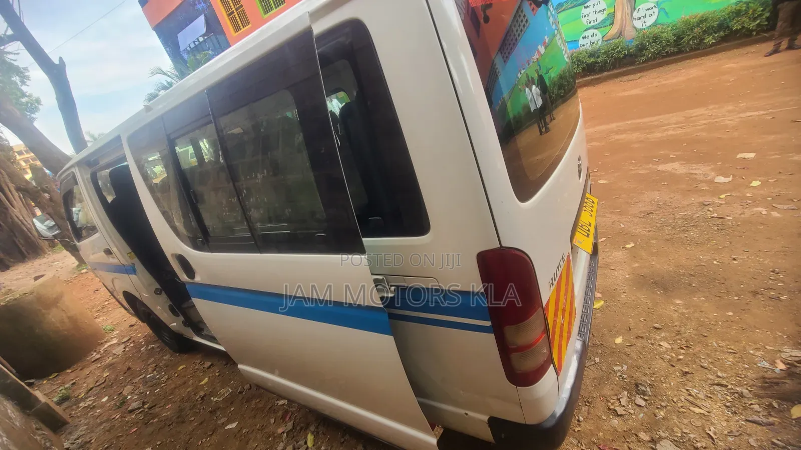 Toyota HiAce 2012 White
