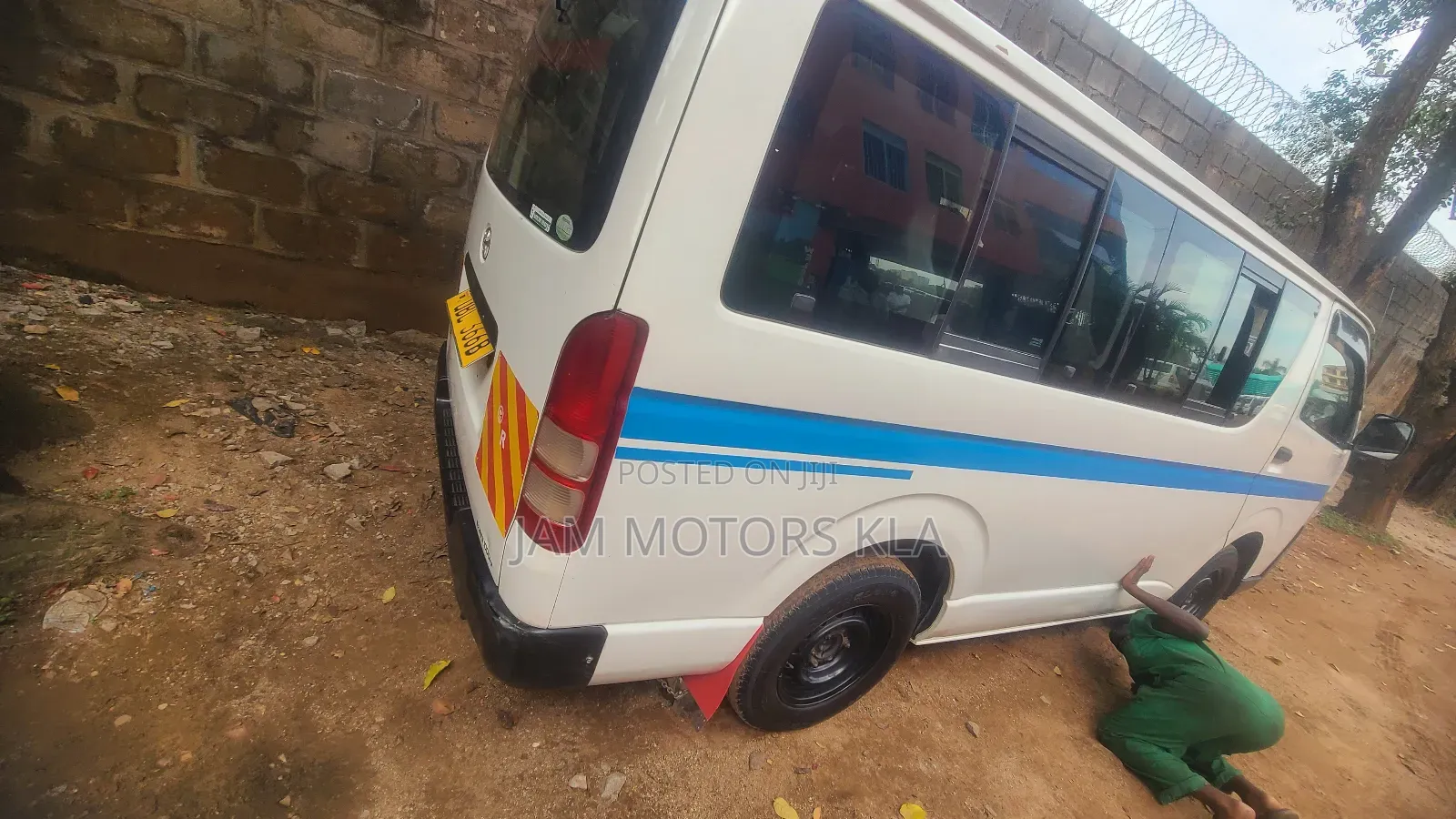 Toyota HiAce 2012 White