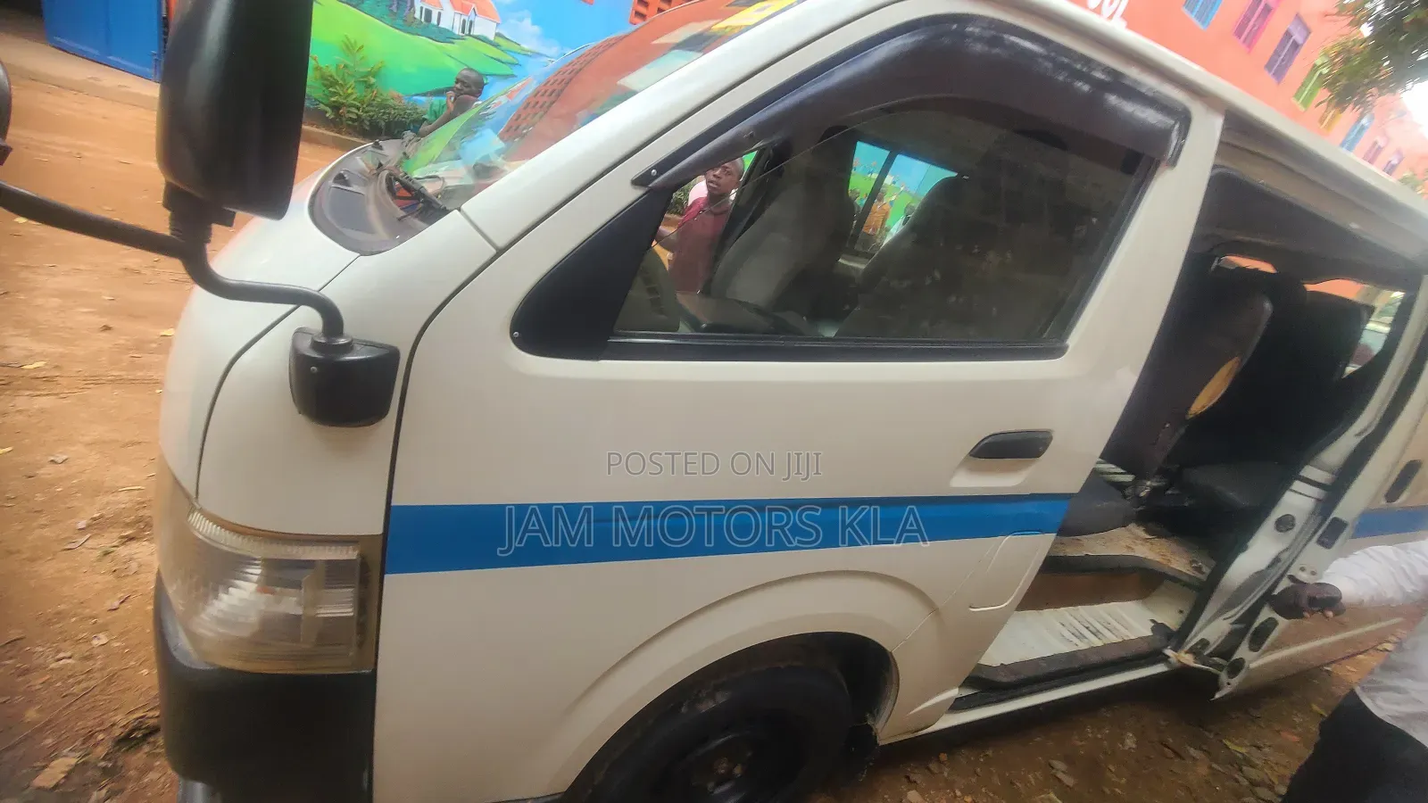 Toyota HiAce 2012 White