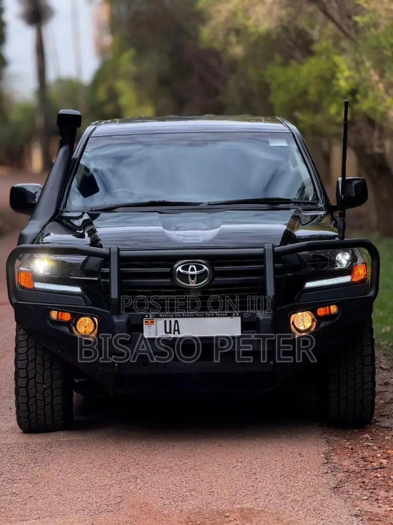 Toyota Land Cruiser 4.5 V8 GX-R 2015 Black