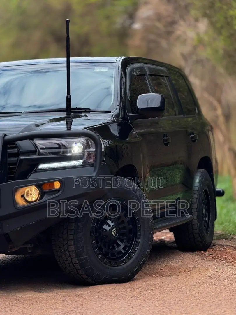 Toyota Land Cruiser 4.5 V8 GX-R 2015 Black