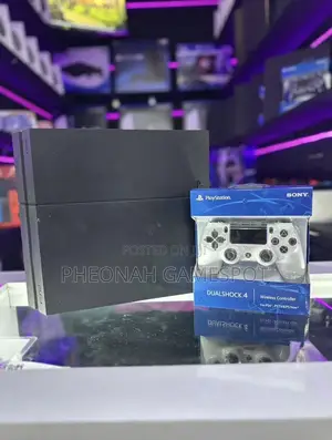 Playstation 4 — 2 Pads, 13 Fun Games, Ready to Plug In!