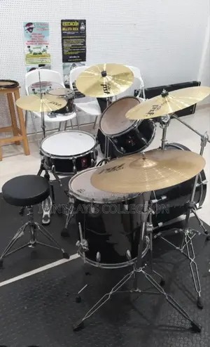 Acoustic Drum Kit/Set