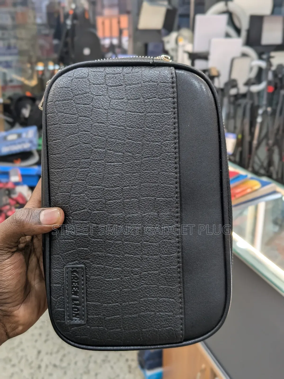 Green Lion Airo Pouch Bag