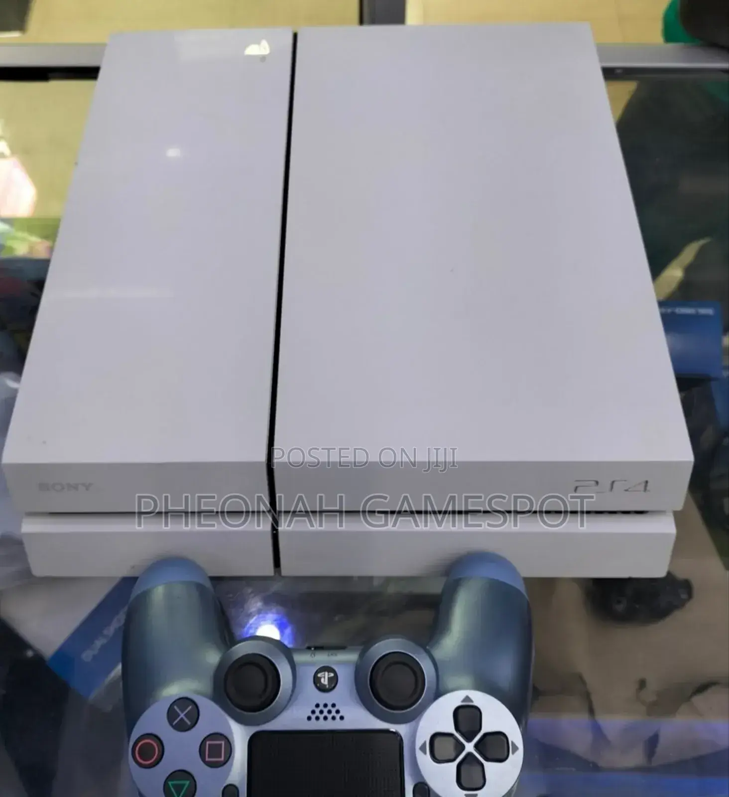 Playstation 4 — 2 Pads, 14 Top Titles, Plug And Enjoy!