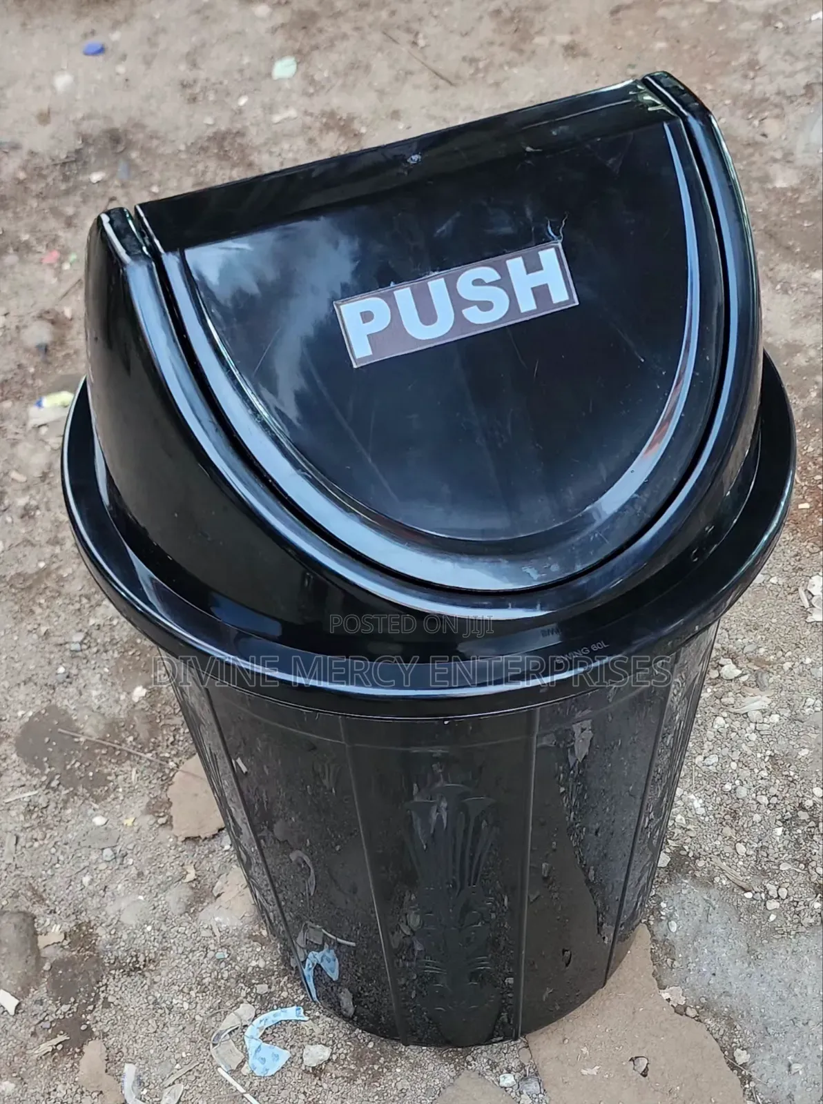 Dustbin With Swing Lid