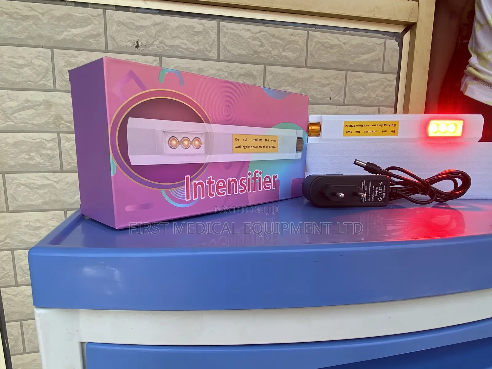 High Quality Vein Finder With Back Up Battery