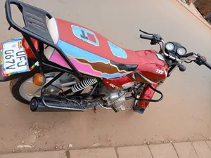 TVS HLX 125 2020 Red