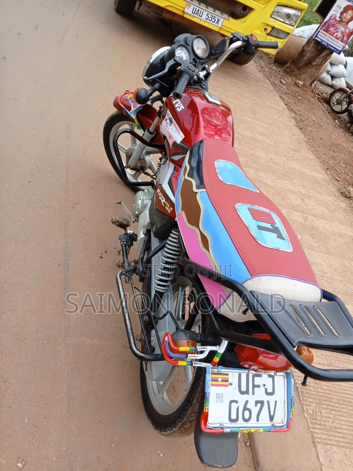 TVS HLX 125 2020 Red