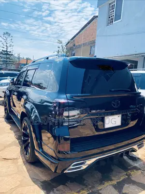Toyota Land Cruiser 2016 Black