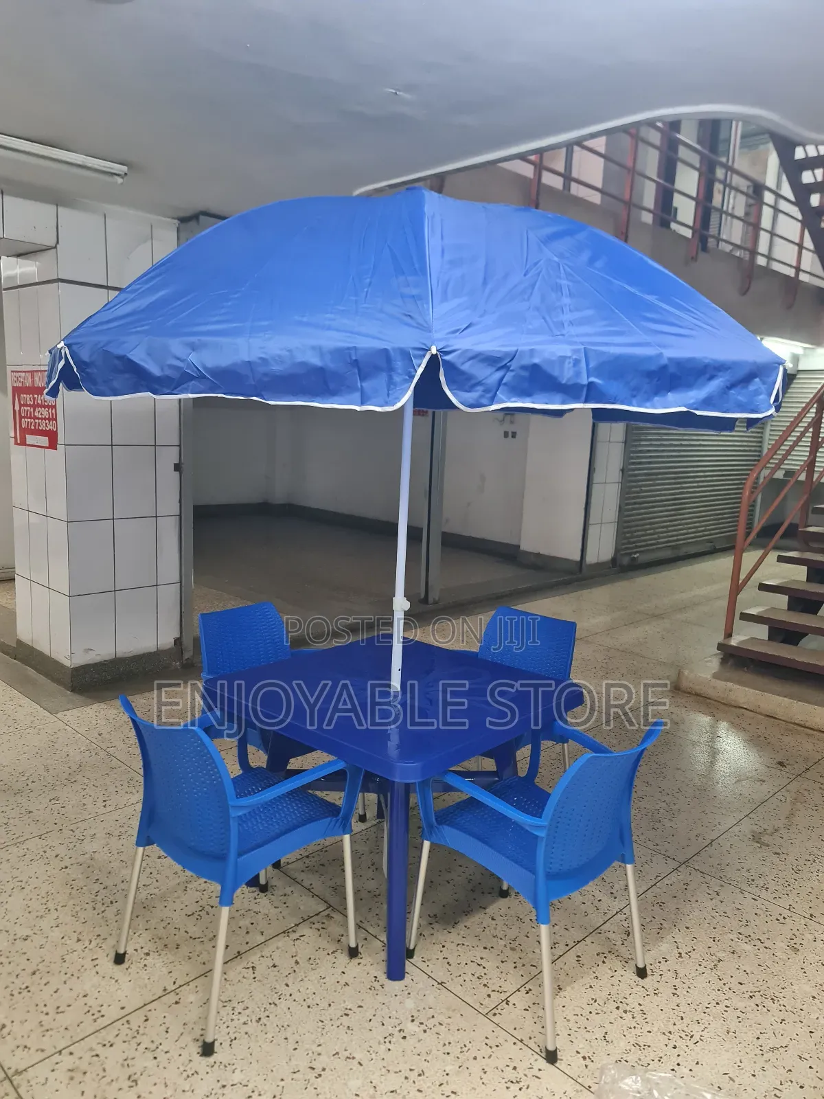 Outdoor Plastic Table and Chairs Set Gardens/Hotels/Bars/Beaches