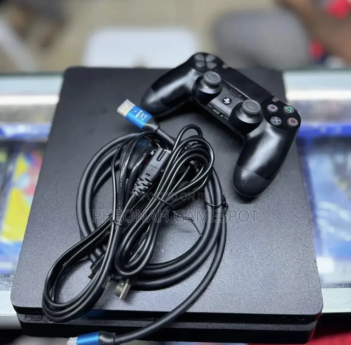 Playstation 4 Slim Clean, 2 Pads, 15 Loaded Games, Smooth Play!
