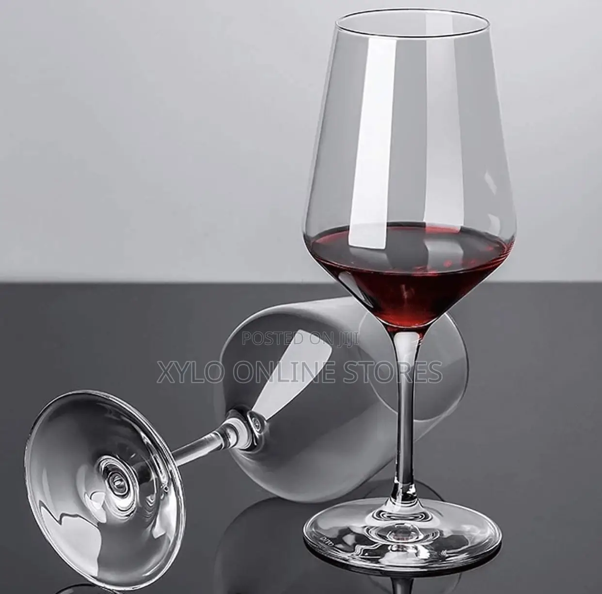A Set of 6 Pieces Wine Glasses