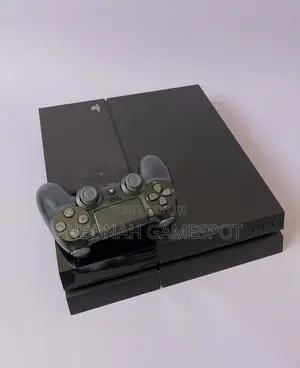 Ps4 Full Combo — 2 Controllers, Games Installed, Great Condition!