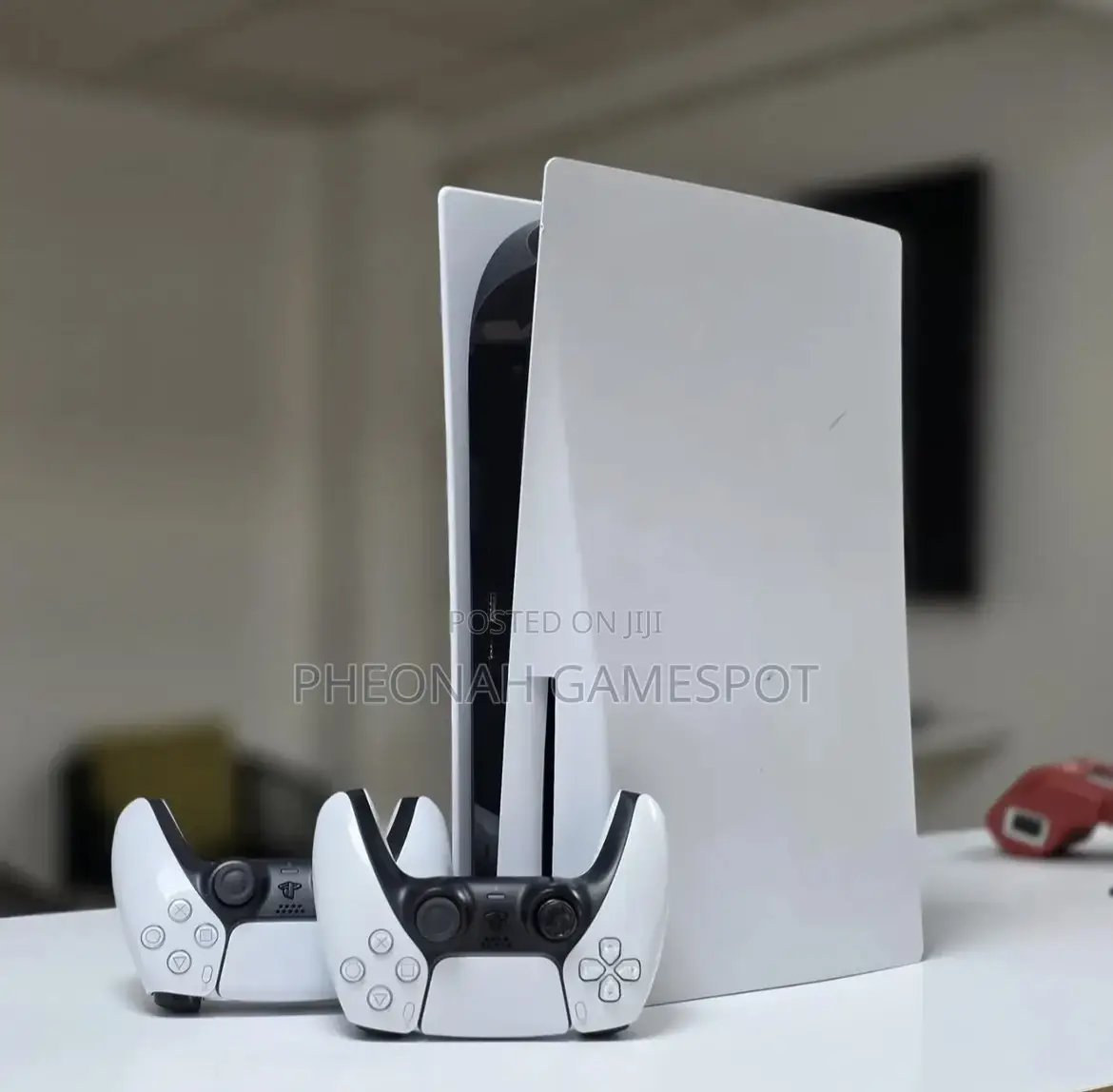 Clean Ps5 Standard Bundle With 2 Pads and 5 Fun Games!