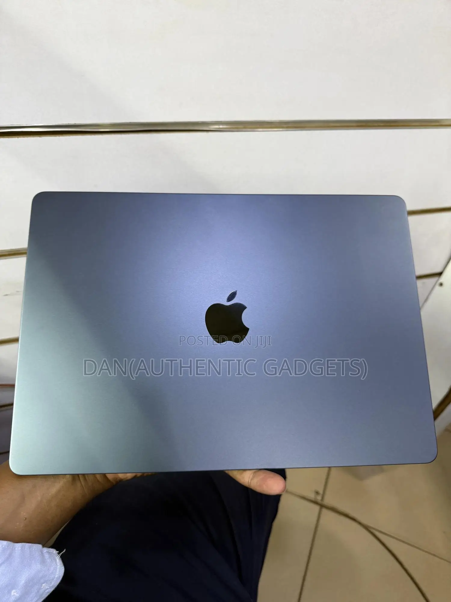 New Laptop Apple MacBook Air 2025 M4 15-Inch 16GB Apple M4 SSD 512GB