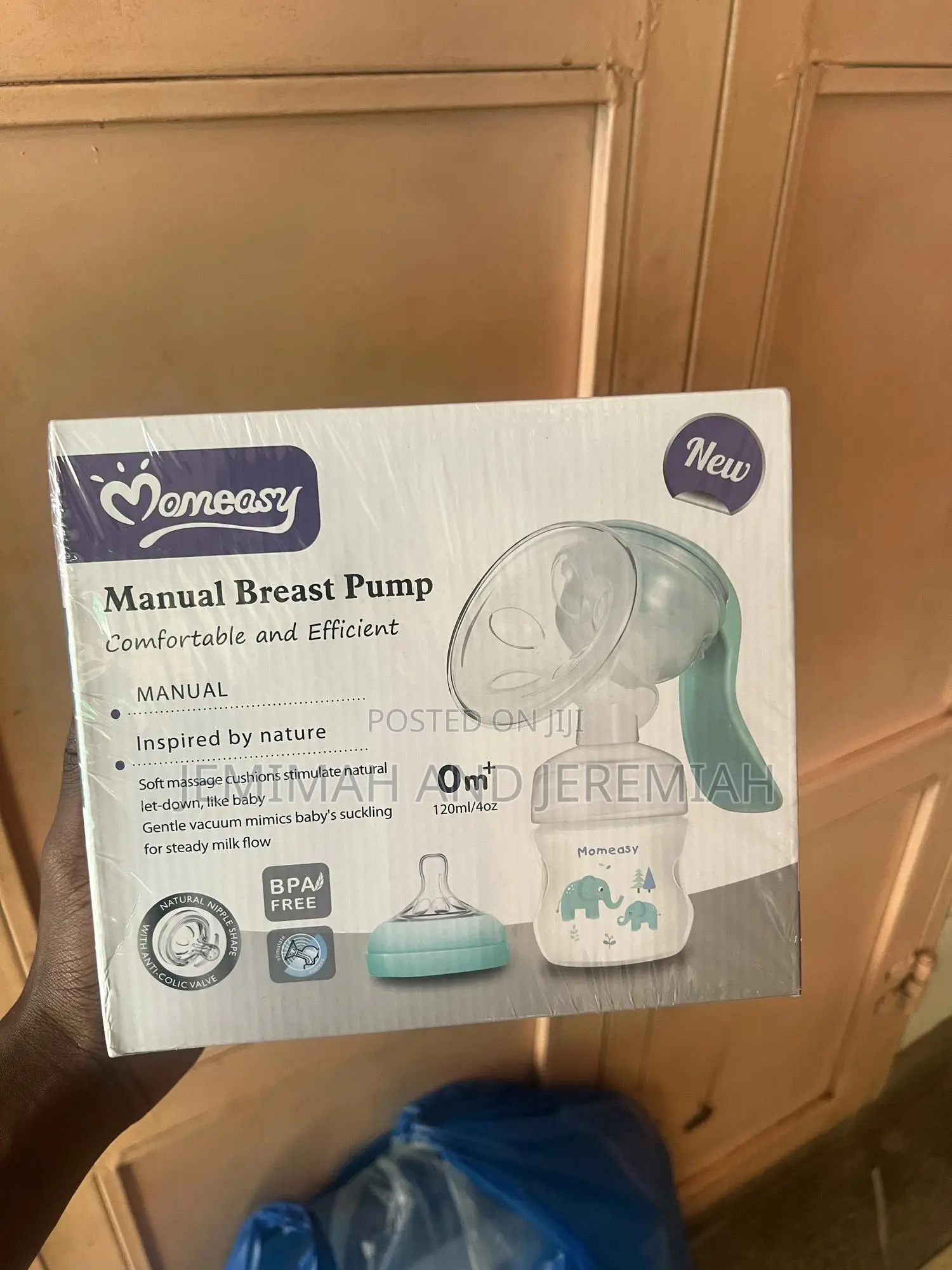 Momeasy Manual Breast Pump With Storage Bottle