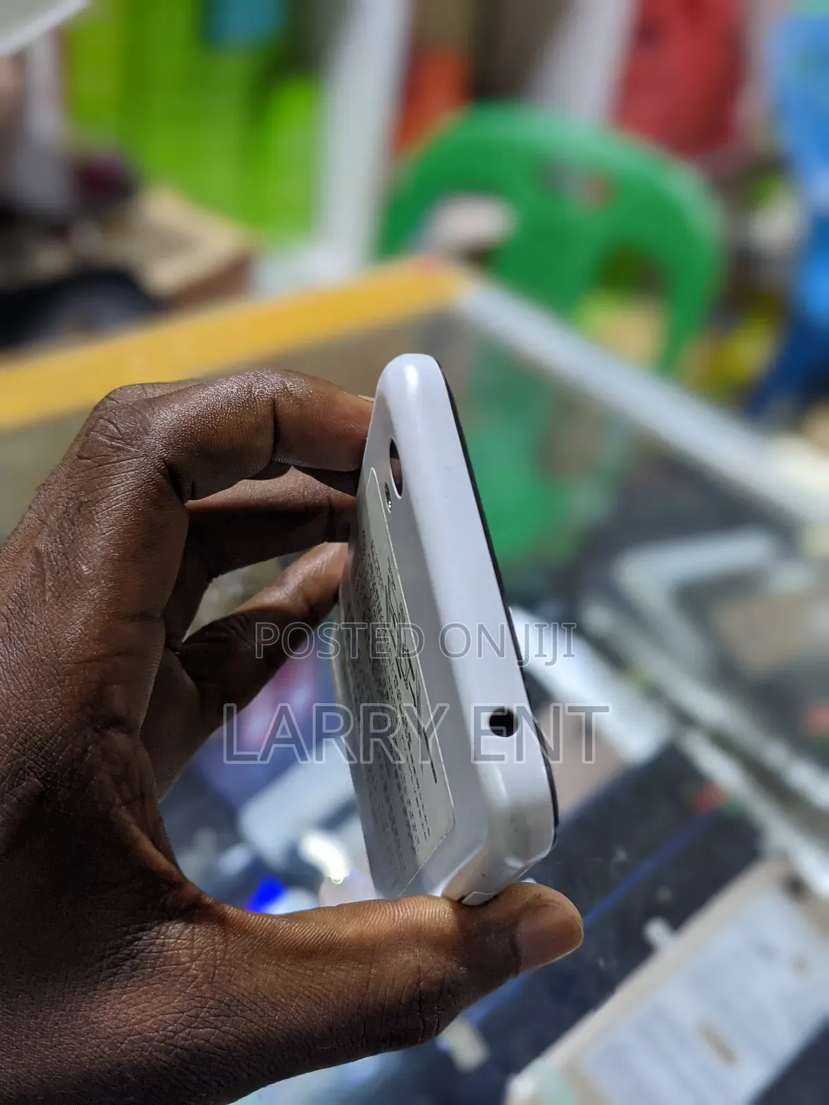 Sharp Aquos Sense SHV40 32 GB White