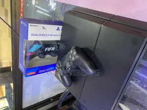 Brand New Dualshock 4 and Machine ( Ps4)