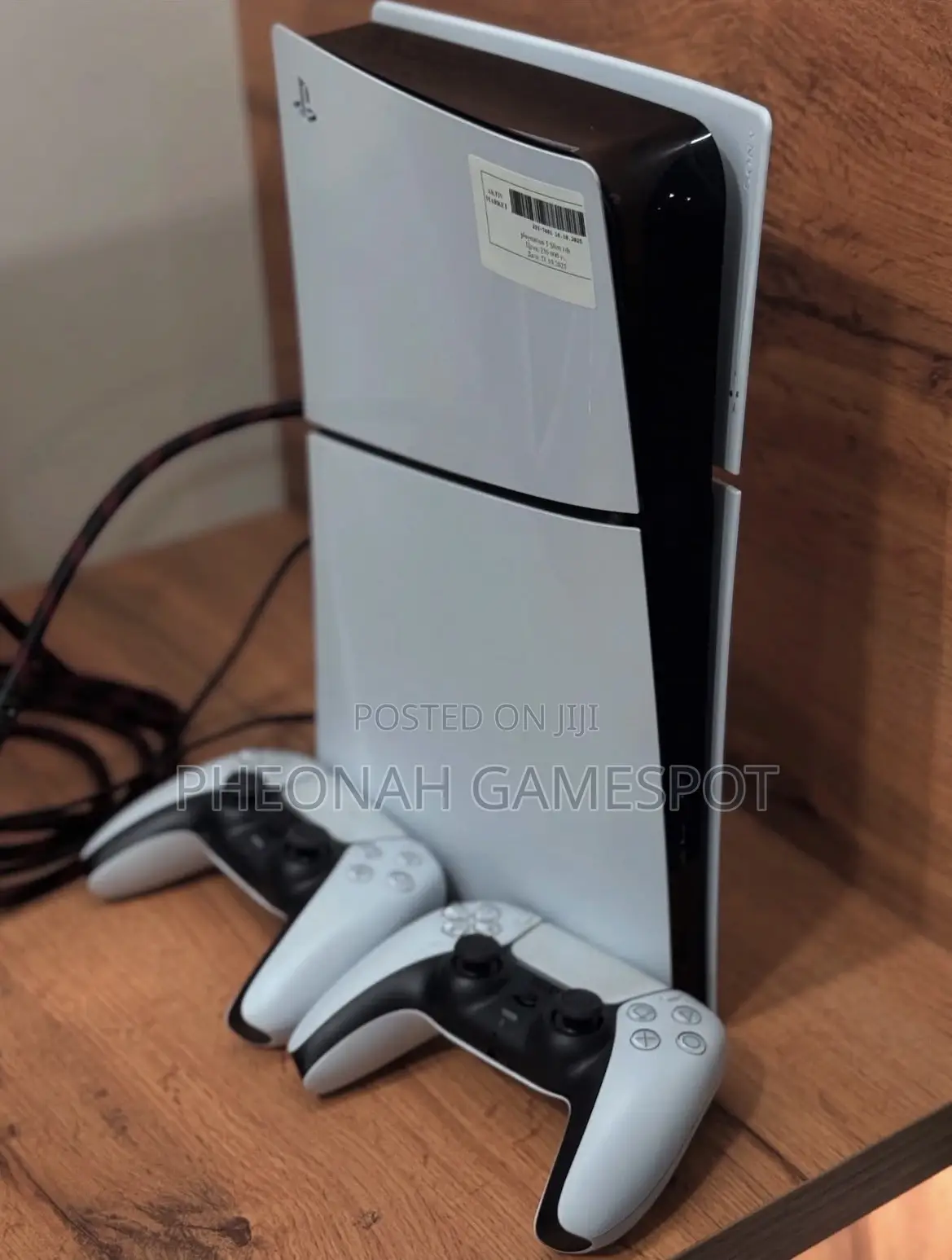 Playstation 5 Slim in Top Shape, 2 Pads, 3 Games Installed!