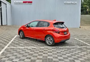 Peugeot 208 2016 Orange