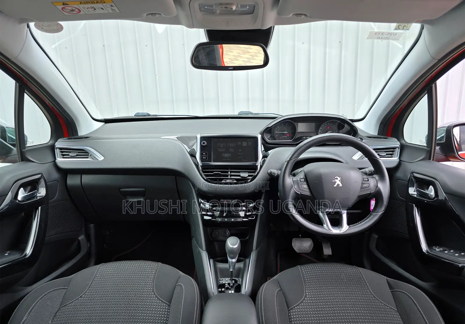 Peugeot 208 2016 Orange