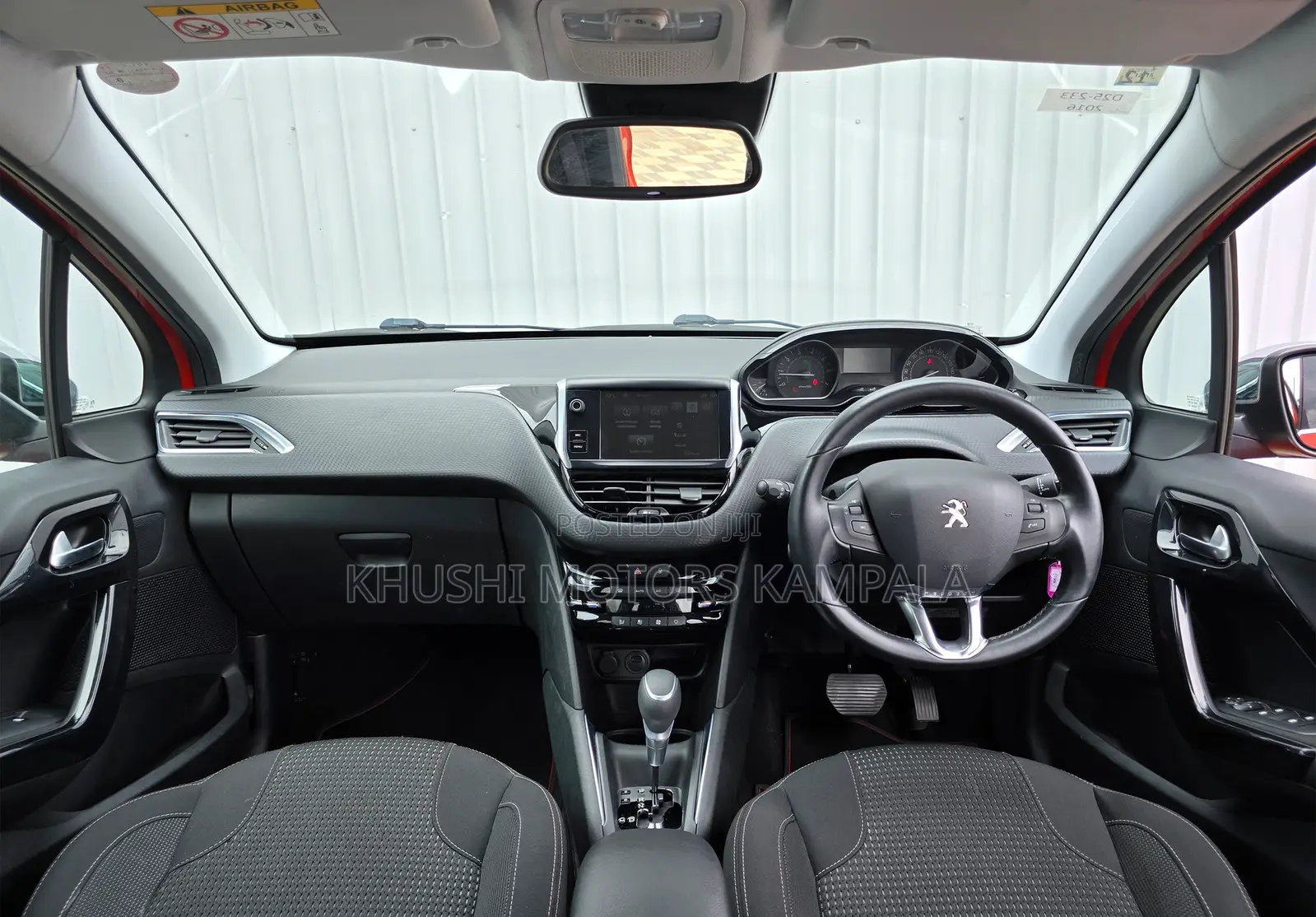 Peugeot 208 2016 Orange