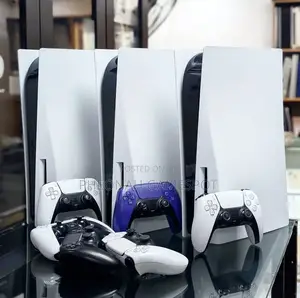 Clean Ps5 Standard, Full Set, 2 Pads, 5 Amazing Titles.