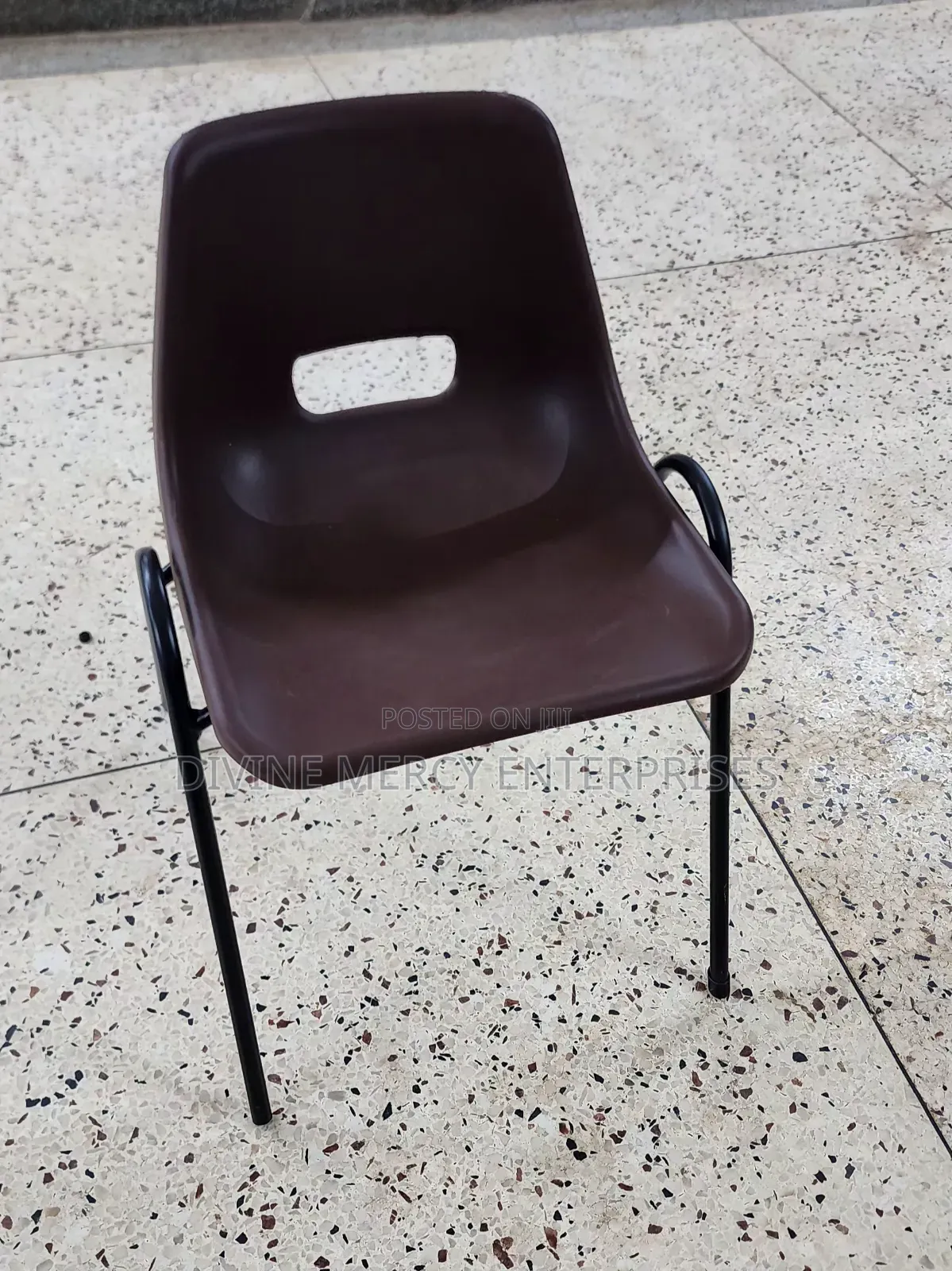 Mental Legs Gardens Chair