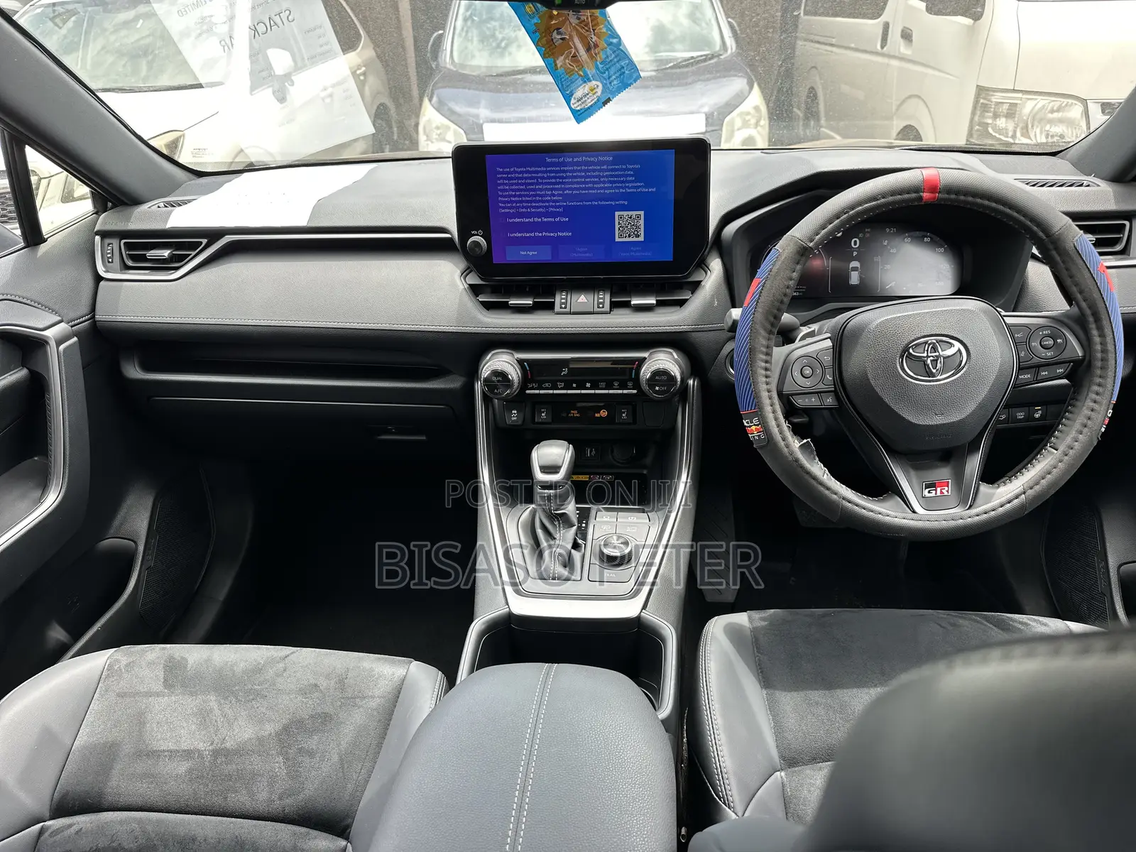Toyota RAV4 XLE Premium AWD 2024 Black
