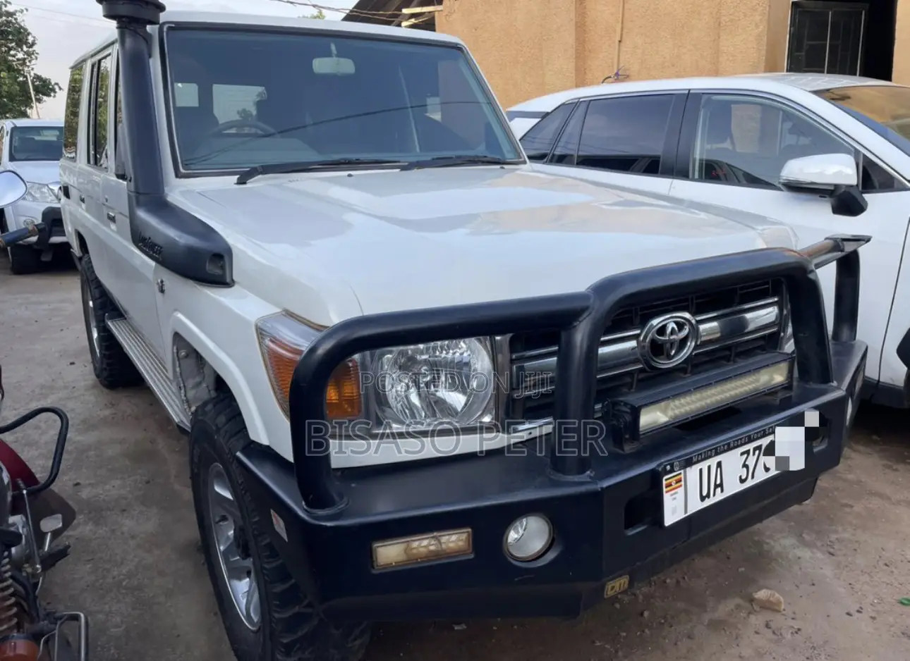 Toyota Land Cruiser Prado 2012 White