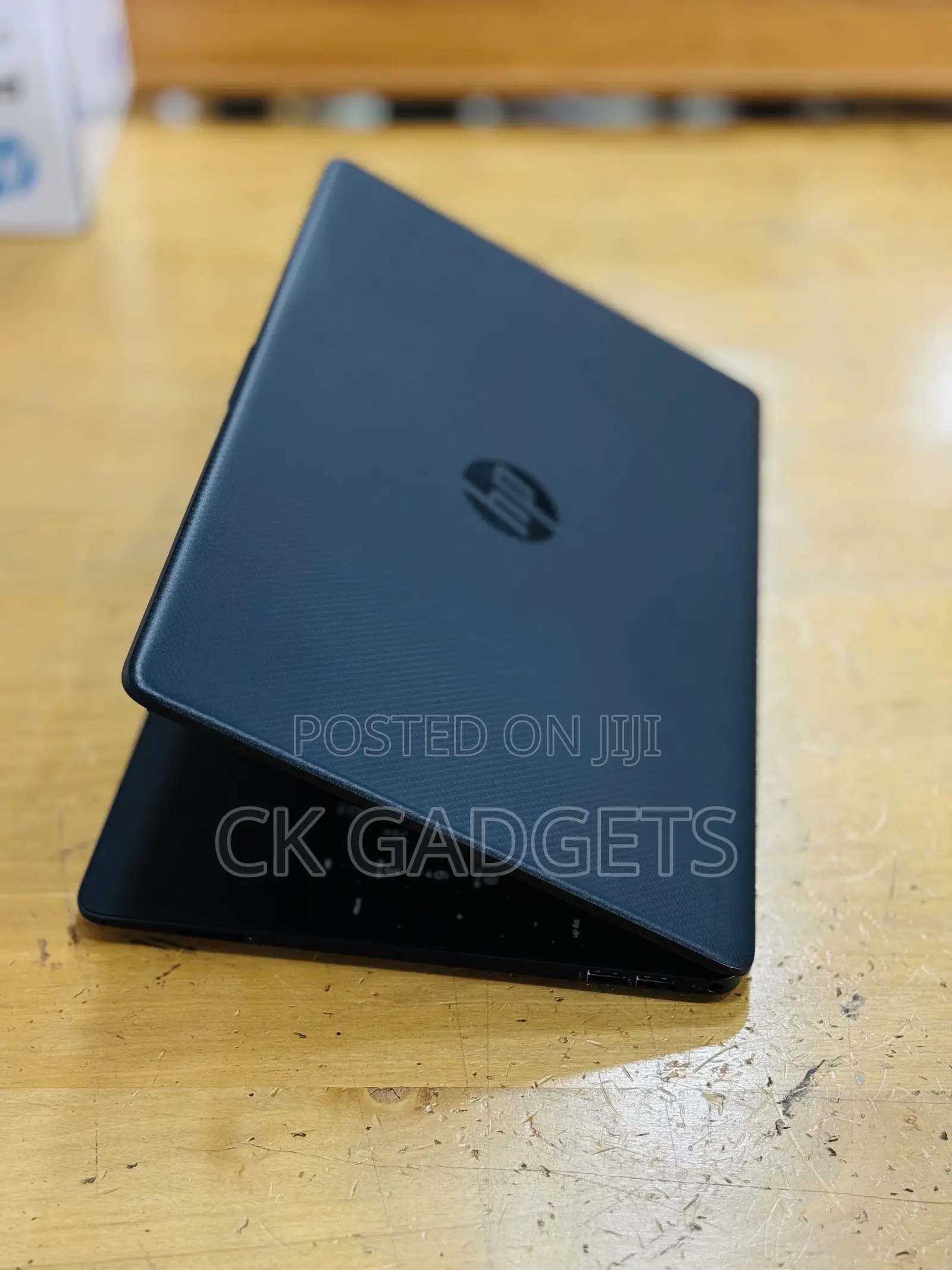 New Laptop HP 15-Dw0037wm 8GB Intel Core I7 SSD 256GB