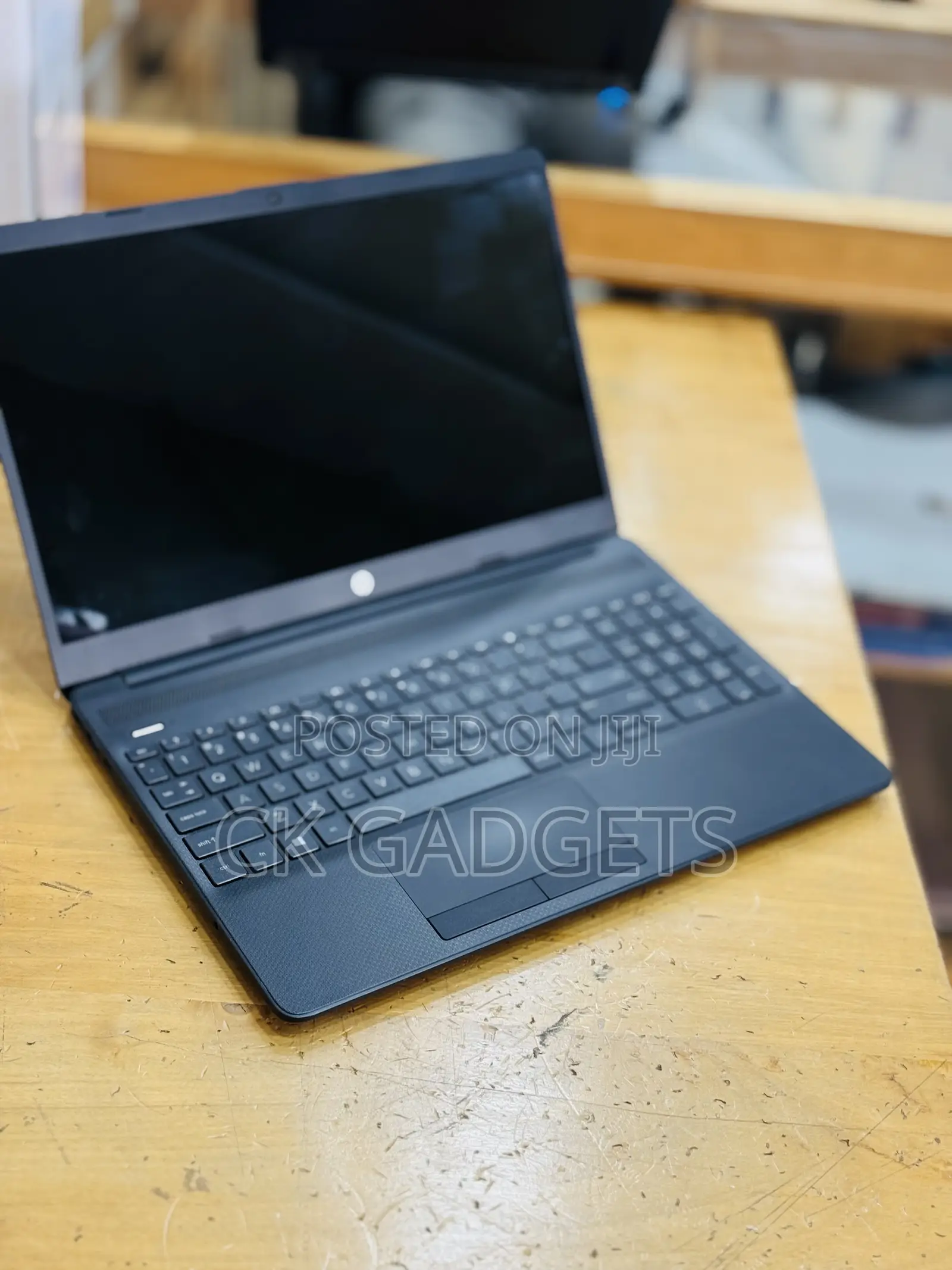 New Laptop HP 15-Dw0037wm 8GB Intel Core I7 SSD 256GB