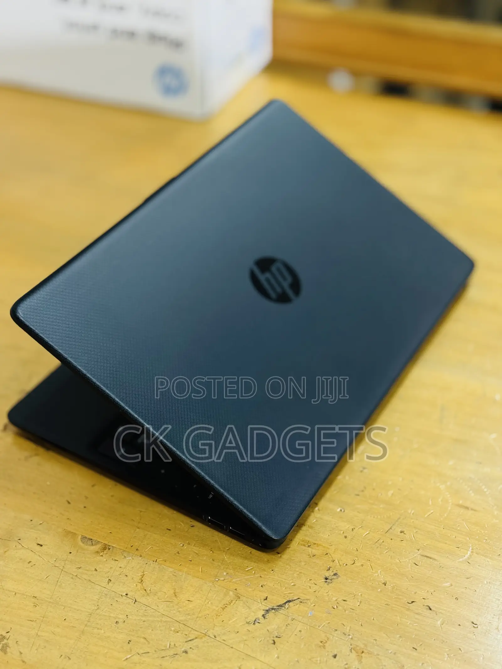 New Laptop HP 15-Dw0037wm 8GB Intel Core I7 SSD 256GB