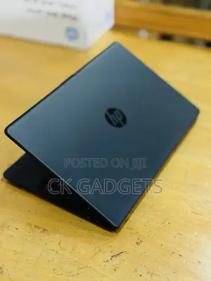 New Laptop HP 15-Dw0037wm 8GB Intel Core I7 SSD 256GB