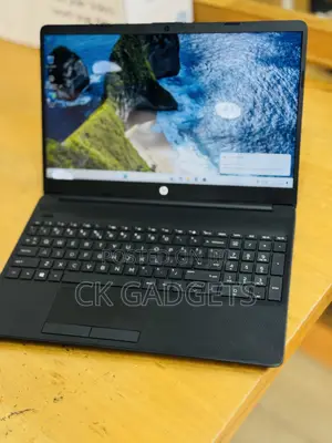 New Laptop HP 15-Dw0037wm 8GB Intel Core I7 SSD 256GB