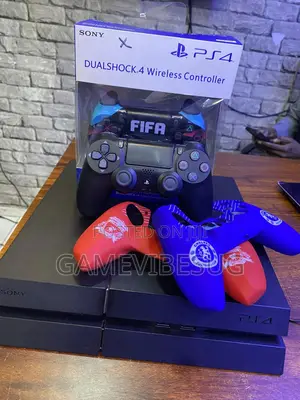 Black Machine(Ps4)Plus the Covers for Game Pads
