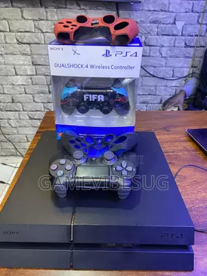 Ps4(Machine ) With Games Pads (2)