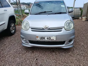Toyota Sienta 2008 Silver