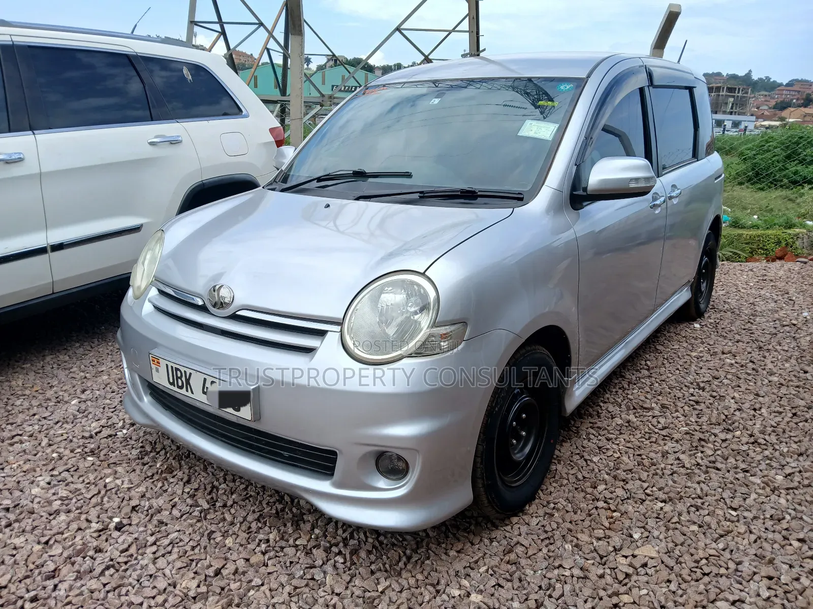 Toyota Sienta 2008 Silver
