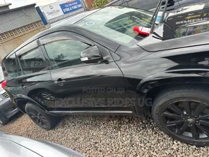 Toyota Vanguard 2010 Black
