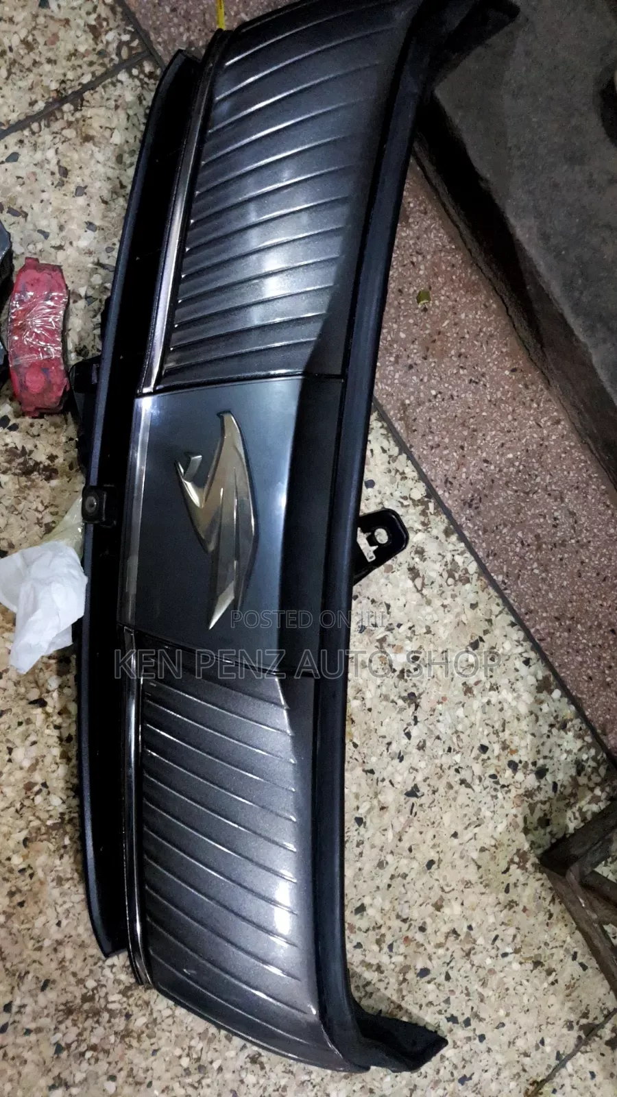 Harrier Hybrid 2014 - 2017 Grill ( Grey)