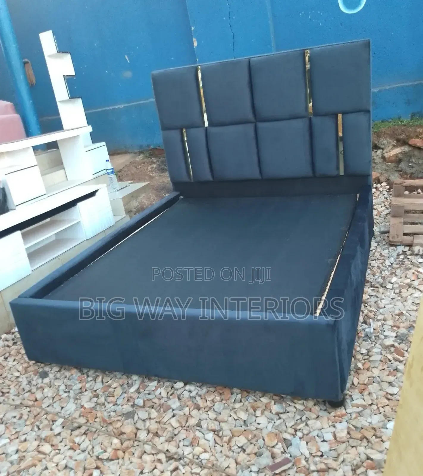 5by6 Fabric Bed in Gray Box Design