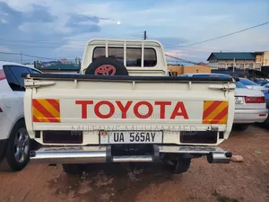 Toyota Land Cruiser 2015 White